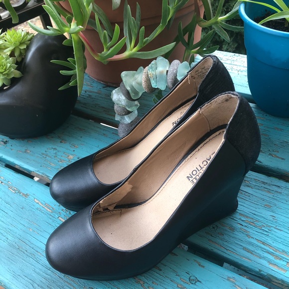 KENNETH COLE REACTION "TALL TAIL" WEDGE 5.5M NWOT - Picture 10 of 11